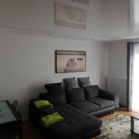 Apartment Mit Aussicht Auf Burg
